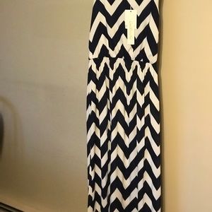 MAXI DRESS - CHEVRON DESIGN- SIZE LARGE